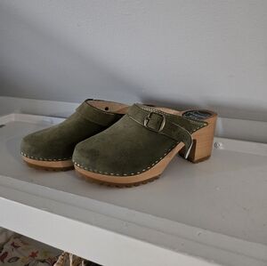 Suede Wooden Clogs